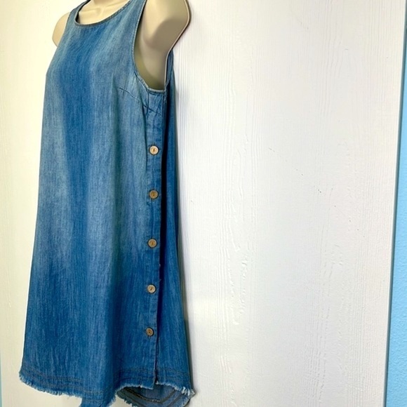 Universal Thread - Stonewash Sleeveless Fray With Buttons On Side Dress XS - Picture 5 of 13